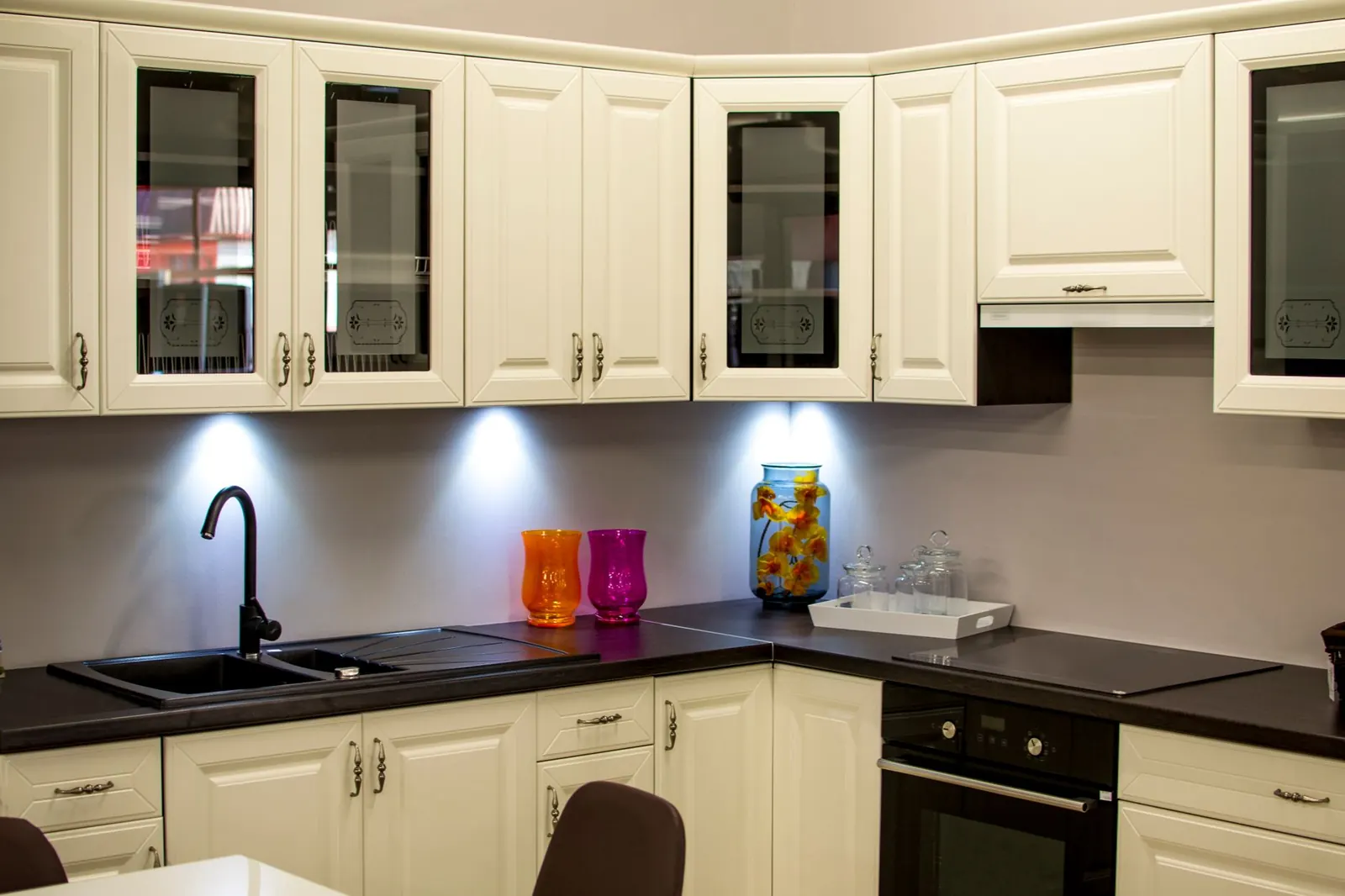 Cabinet Refacing vs. Cabinet Replacement
