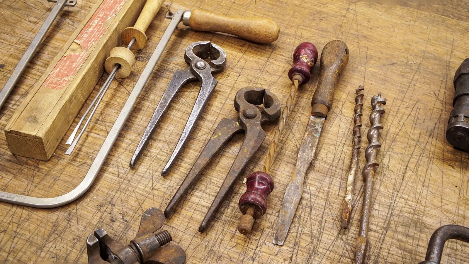 General Building Contractor vs. Specialty Contractor